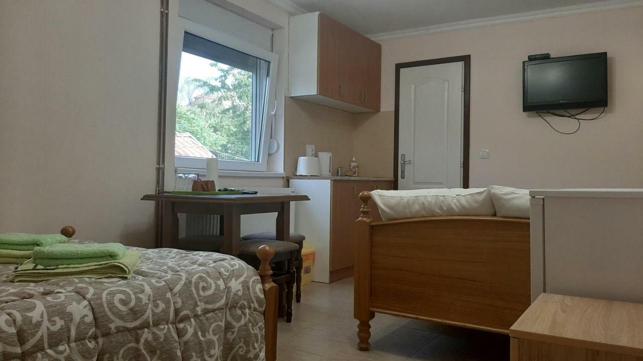 Aleksandar Vila Br Врднік Номер фото